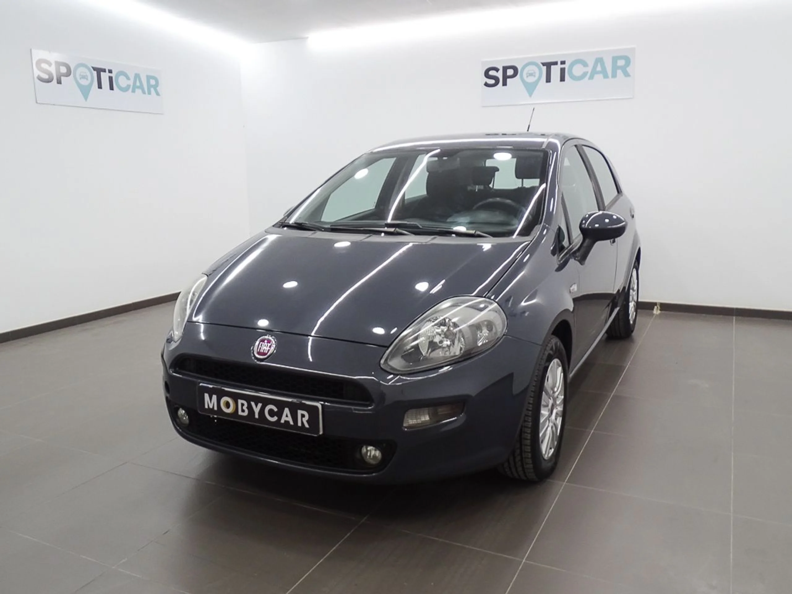 Fiat Punto 1.2 8v Easy 69 CV Gasolina S&S - Foto 1