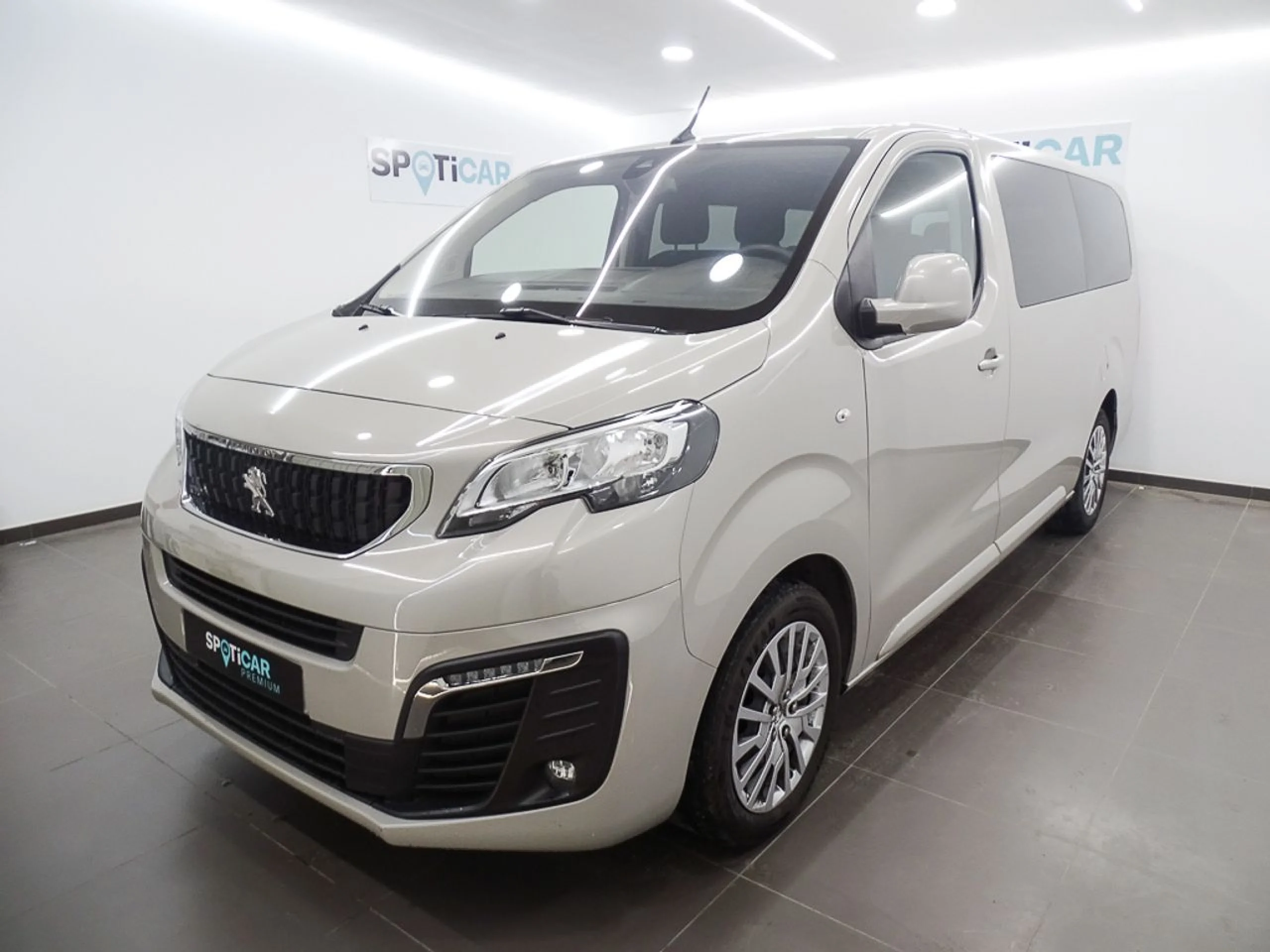 Peugeot Traveller Business BlueHDi 120 S&S 6 Vel MAN Long - Foto 1